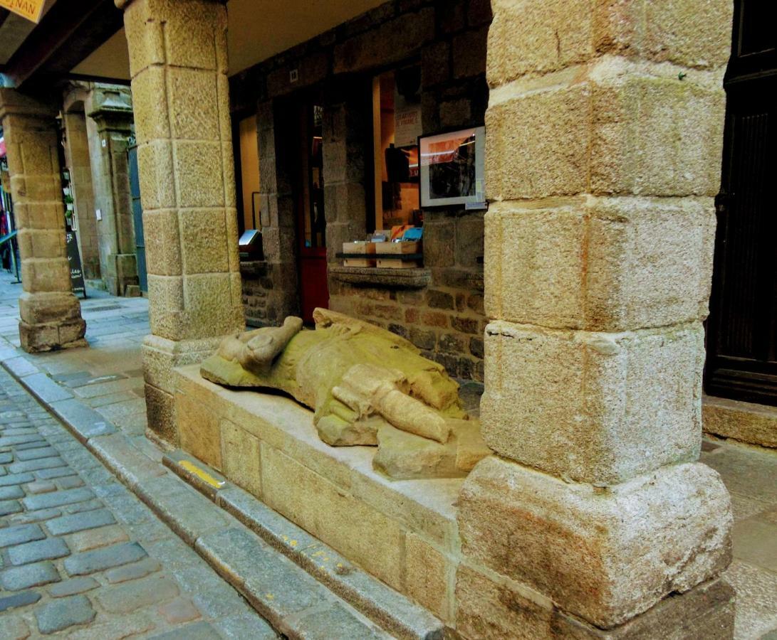 Gate House Lodge Dinan Exterior foto